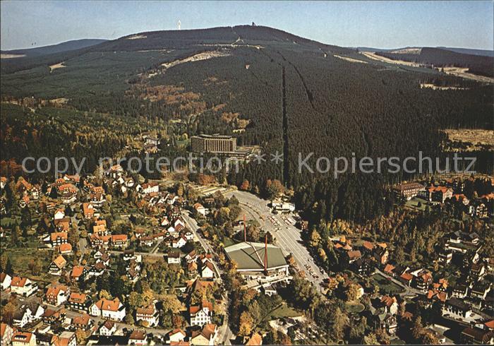 Braunlage Harz Fliegeraufnahme mit Eisstadion Seilbahn Hotel Maritim und Wurmber