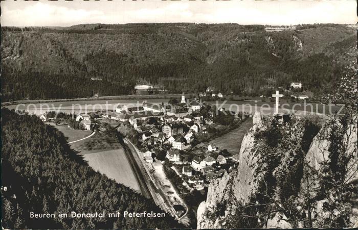 Beuron Donautal Blick auf Kloster mit Peterfelsen Kreuz