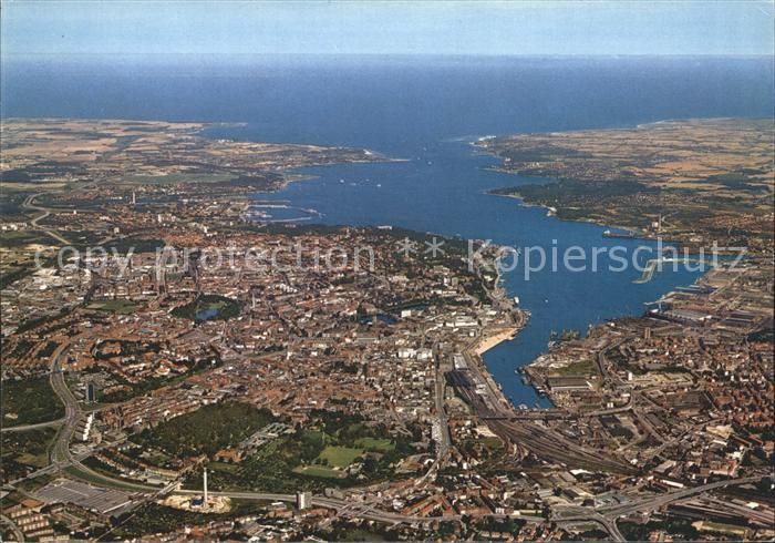 KIEL CITY Stadt und Foerde mit Blick auf die Ostsee Landeshauptstadt Fliegerauf