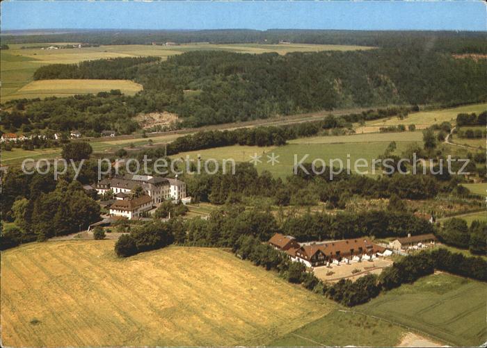 Herstelle Weser Abtei vom Hl Kreuz Klosterhof Fliegeraufnahme