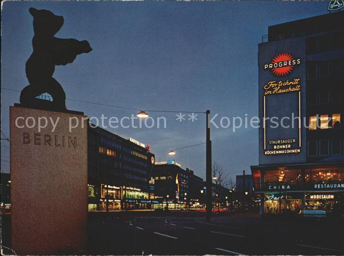 DuessELDORF  CITY Berliner Allee bei Nacht Baer
