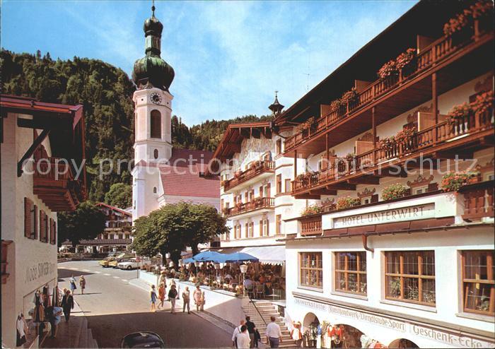 Reit Winkl Dorfstrasse mit Hotel Unterwirt Kirche