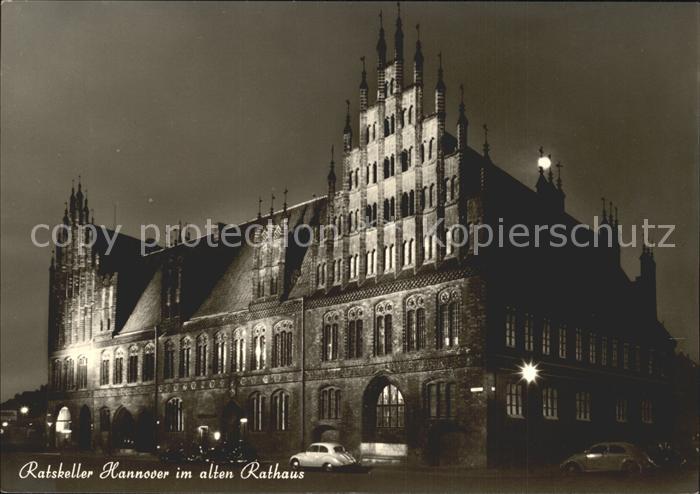 HANNOVER  CITY Rathaus mit Ratskeller bei Nacht