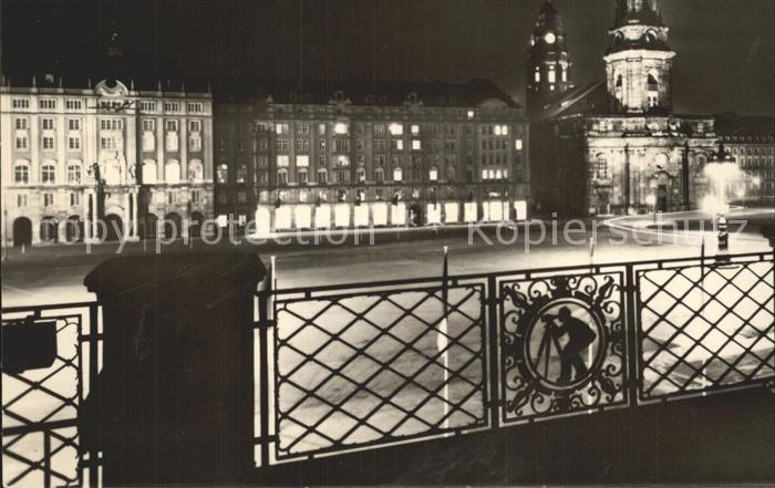 DRESDEN Elbe Altmarkt und Kreuzkirche bei Nacht