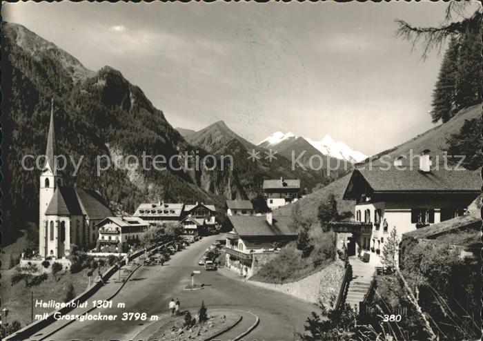 Heiligenblut Kaernten mit Grossglockner