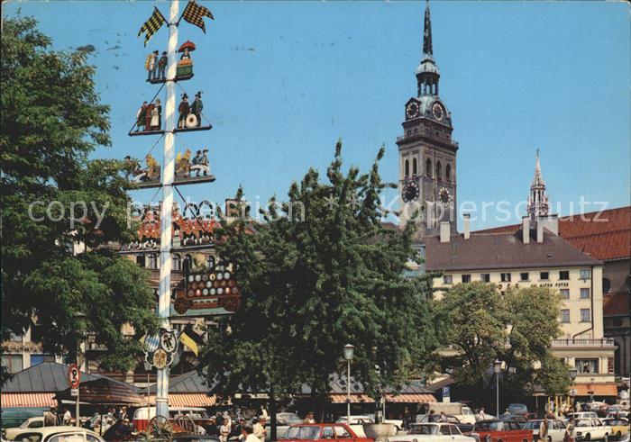 Muenchen Bayern Viktualienmarkt mit Altem Peter Maibaum