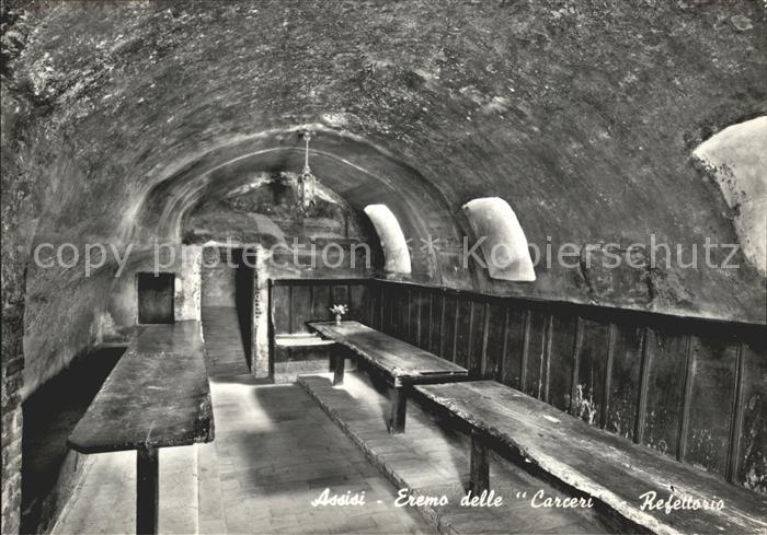 Assisi Umbria Einsamkeit des Gefaengnisses Refektorium