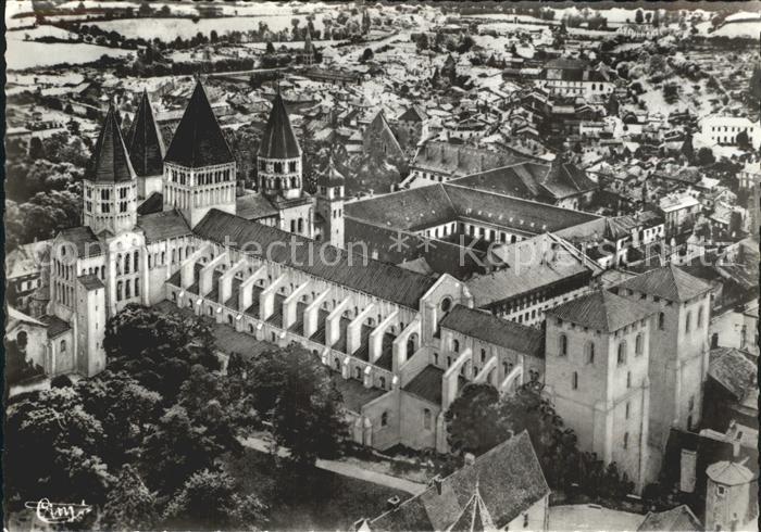 Cluny Grande Abbatiale de St Hugues vue aerienne