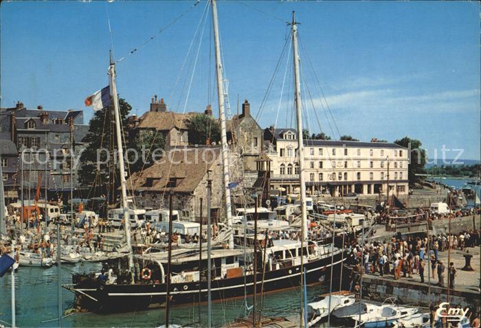 Honfleur Trois mats sortant du vieux bassin Dreimaster Segelboot