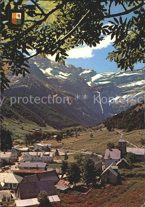 Gavarnie Hautes-Pyrenees Le village le cirque