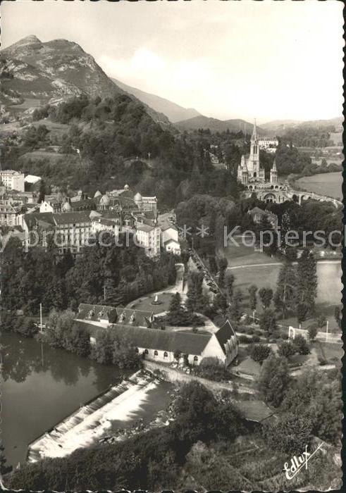 Lourdes Hautes Pyrenees Basilique Calvaire Musee Bernadette