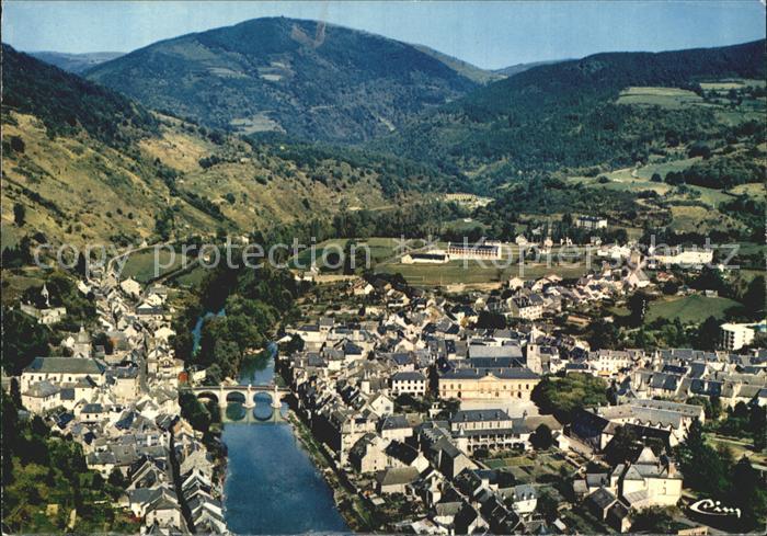 Saint-Geniez-d Olt Fliegeraufnahme