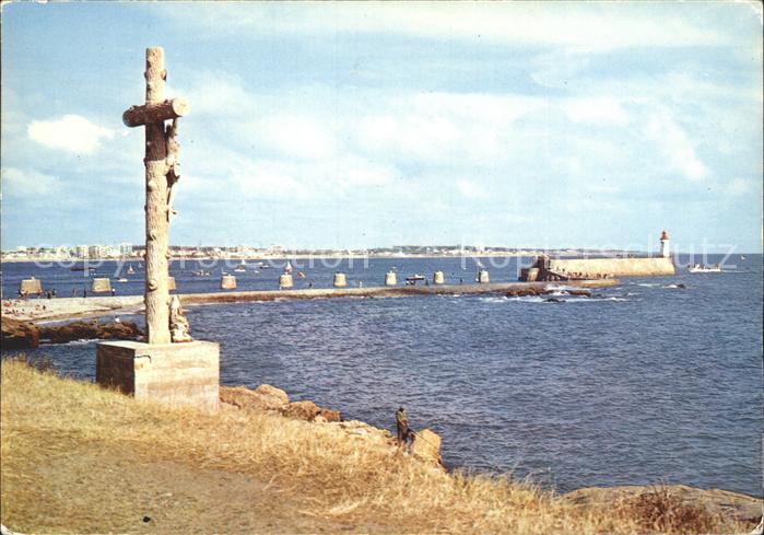 Les Sables-d Olonne Le Calvaire des pecheurs Grande Jetée