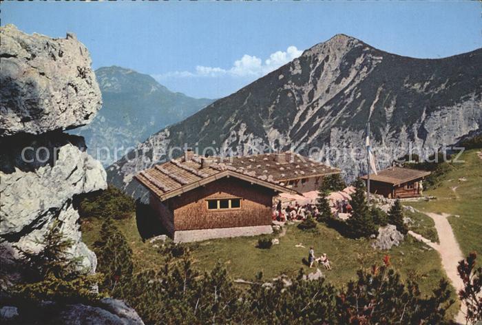 Bad Reichenhall Rasthaus Schlegelmulde am Predigtstuhl mit Untersberg und Dreise