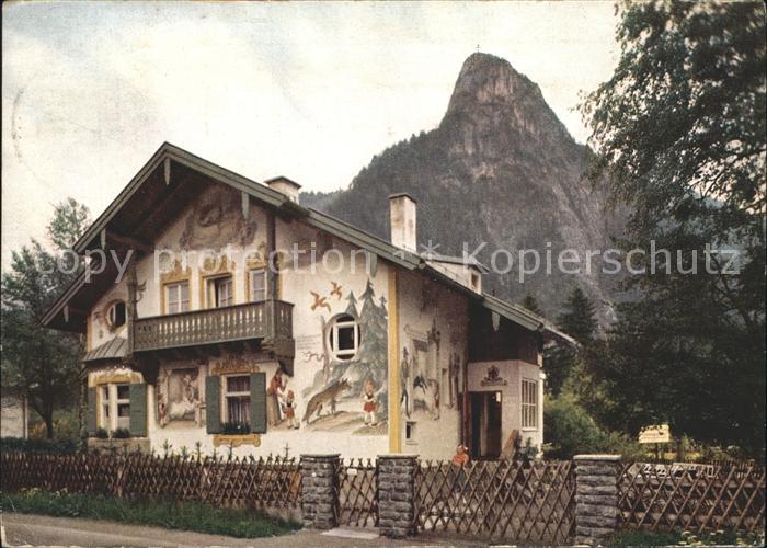 OBERAMMERGAU Bayern Rotkaeppchen Haus mit Kofel