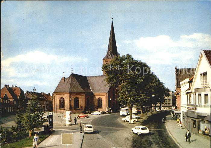 Ploen See Markt mit Kirche
