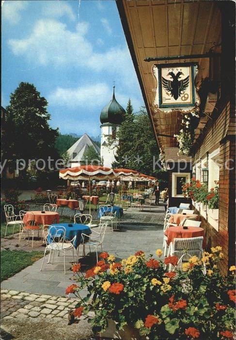 Hinterzarten Breisgau-Hochschwarzwald BW Hotel Adler mit Pfarrkirche