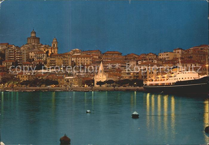 Imperia Hafen bei Nacht