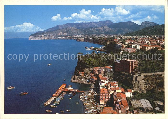 Sorrento Campania Fliegeraufnahme mit Marina Grande