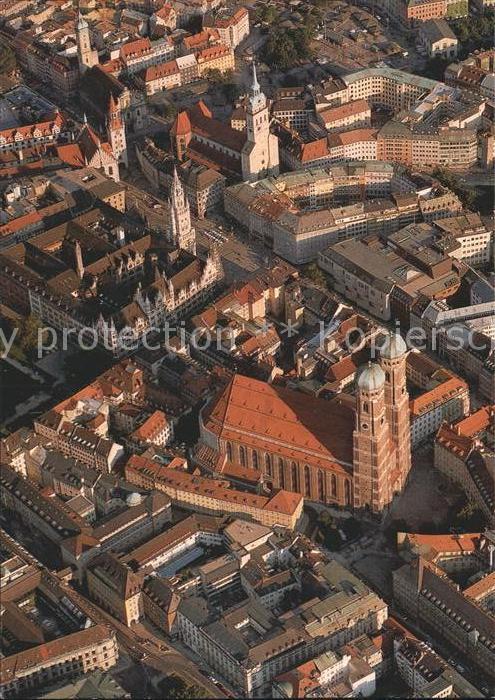 Muenchen Bayern Fliegeraufnahme Dom zu unserer Lieben Farue und Altstadt