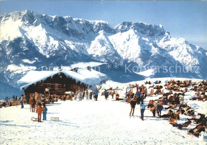 Rossfeldhuette Skihuette mit Untersberg Wintersportplatz