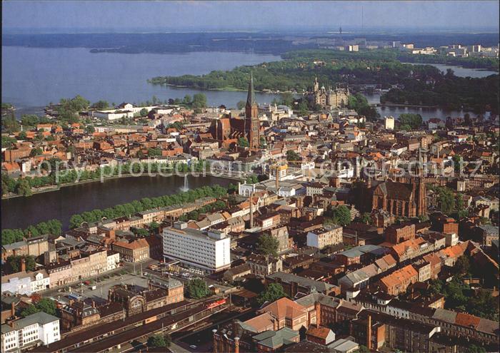 Schwerin Mecklenburg Altstadt Paulskirche Dom Pfaffenteich Schloss Fliegeraufnah