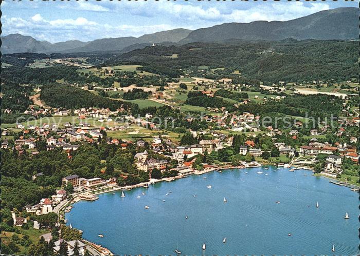 Velden Woerthersee Kurort Badeort mit Dobratsch und Gerlitzen Fliegeraufnahme