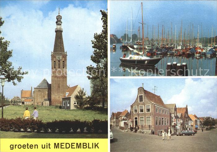 Medemblik mit Hafen und Kirche