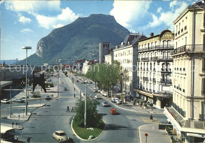 Grenoble Place de la gare et ses hotels