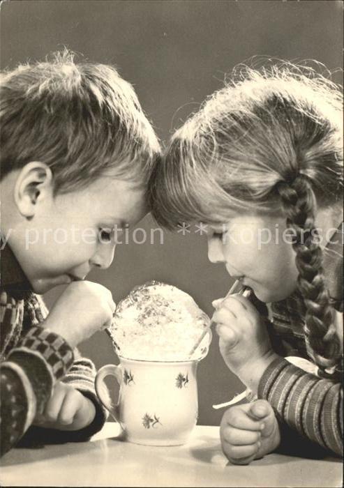 Kinder Child Enfants Foto-Ripke Milch Schaumblasen
