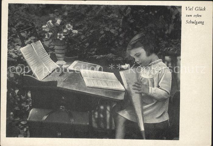 Schule School Ecole Escuela Scuola-- Einschulung Schultuete Kind