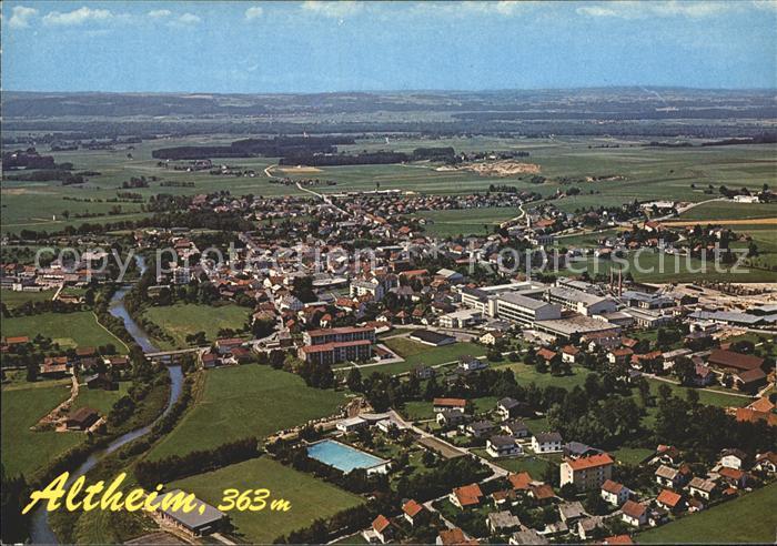 Altheim Oberoesterreich Fliegeraufnahme Pfarrkirche St. Lorenz Alu-Schwimmbad Re