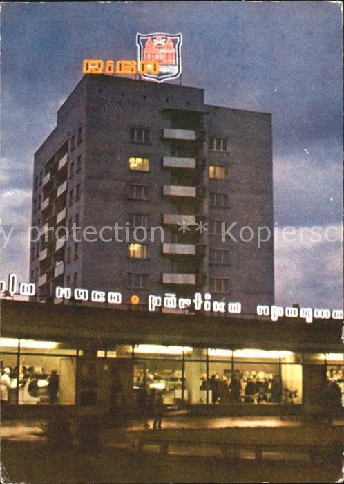 Riga Lettland Gebaeude bei Nacht