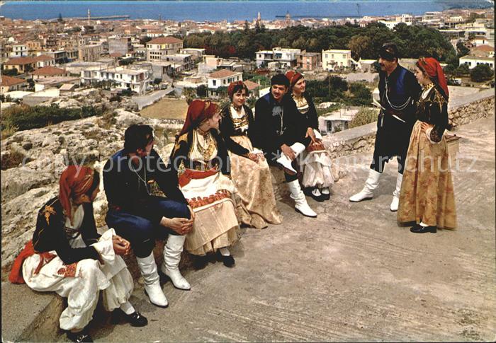 Kreta Crete Volkstanzgruppe in Tracht