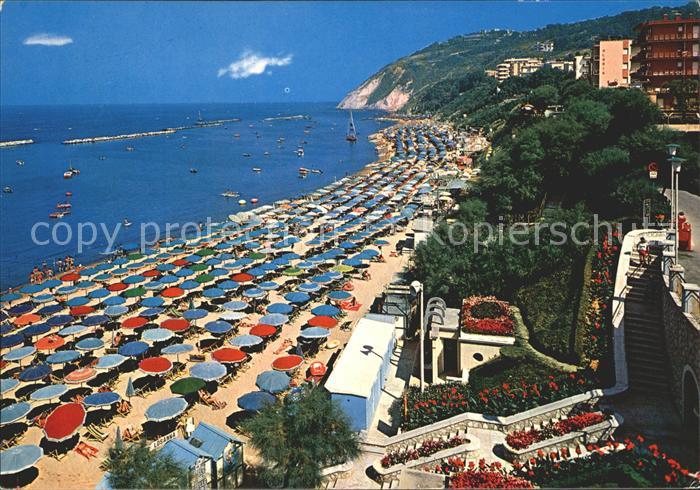 Gabicce Mare Spiaggia con il monte Strand Berg