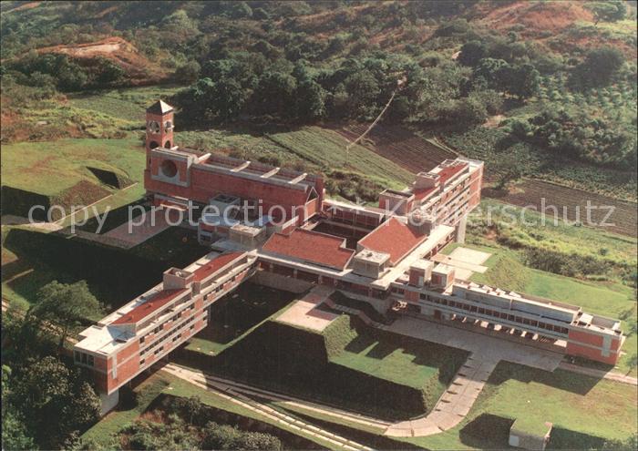 Gueiguee Fliegeraufnahme Abadia Benedictina San Jose