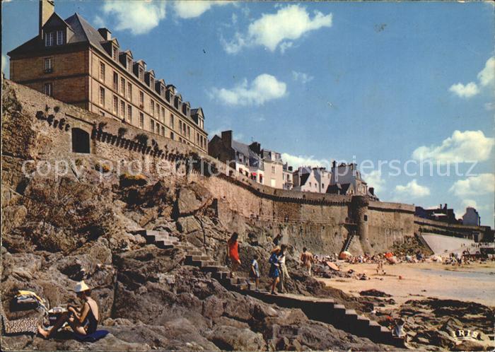 Saint-Malo 35 Les remparts la plage de Bonsecours