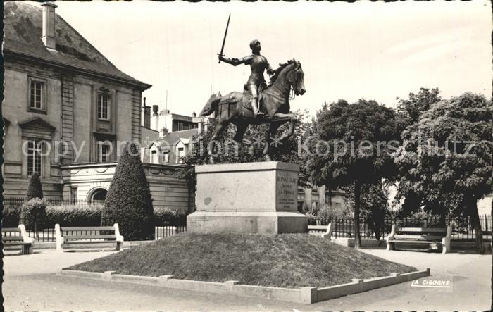Reims Champagne Ardenne Statue de Jeanne d`Arc