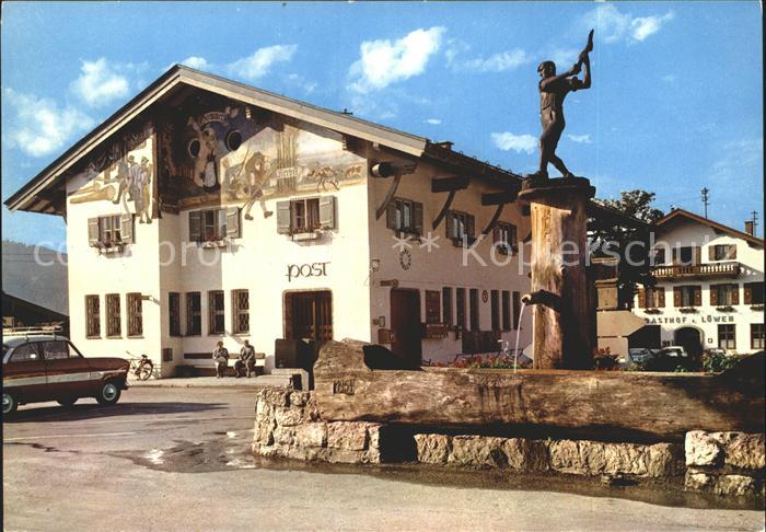 Reit Winkl Dorfbrunnen mit Postamt