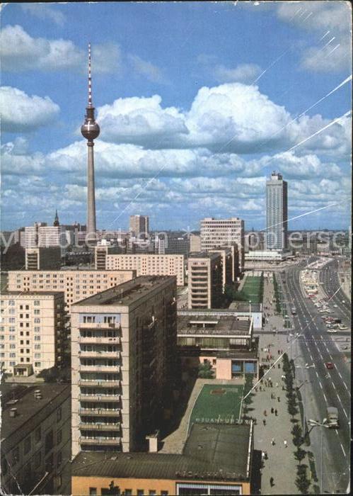 BERLIN CITY Karl Marx Allee mit Fernsehturm
