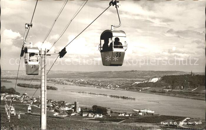 Ruedesheim Rhein Blick von der Seilbahn zur Rochuskapelle