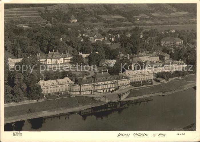 Pillnitz Schloss an der Elbe Fliegeraufnahme