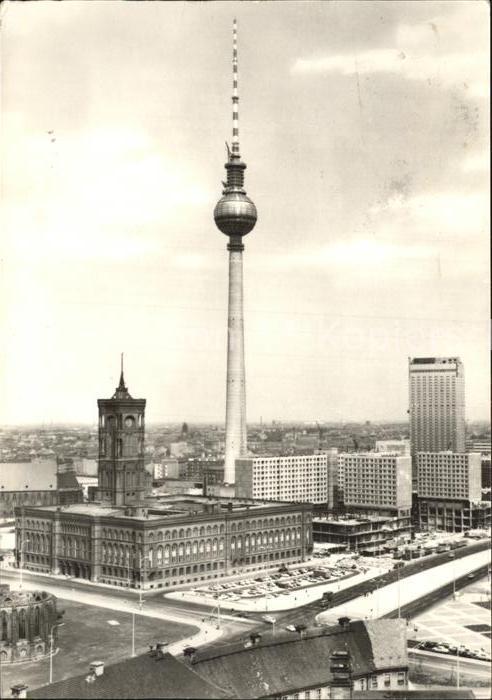 BERLIN  CITY Rotes Rathaus mit Fernsehturm