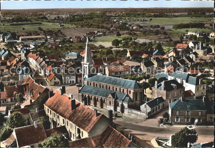 Ouzouer-sur-Loire Fliegeraufnahme mit Kirche