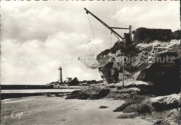 Saint-Georges-de-Didonne Steilkueste mit Leuchtturm Cap