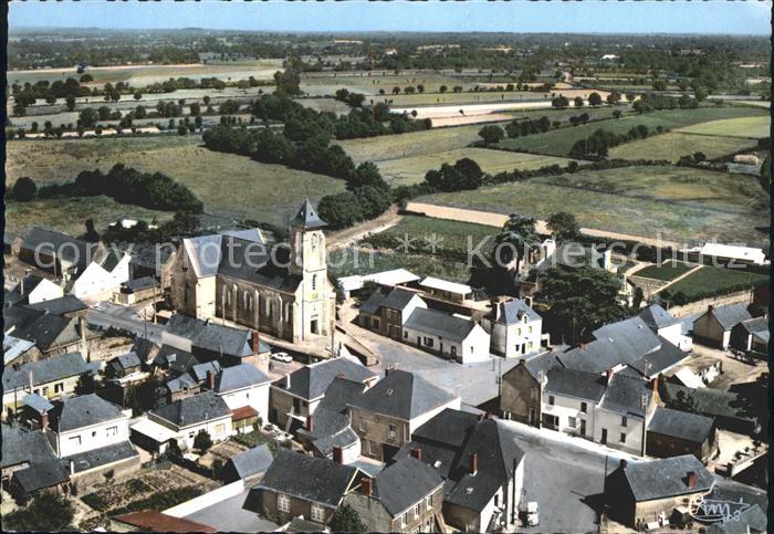 Petit-Auverne Fliegeraufnahme mit Kirche