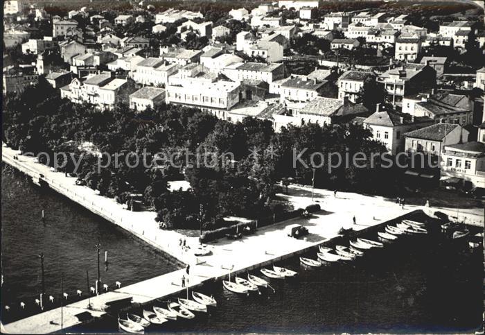 Crikvenica Kroatien Fliegeraufnahme mit Hafen
