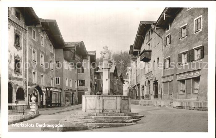 BERCHTESGADEN Bayern Marktplatz mit Brunnen