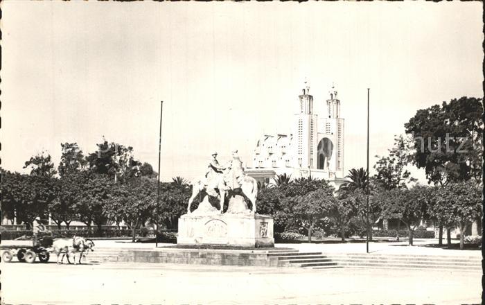 Casablanca Le monument aux Morts et la cathedrale