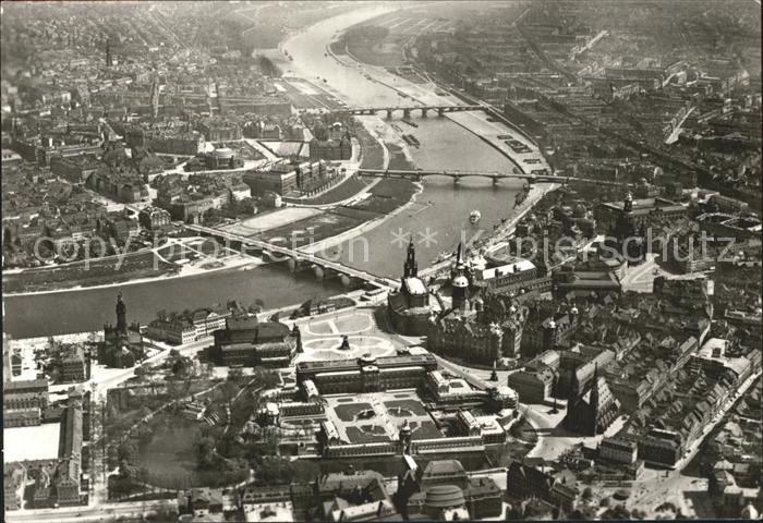 DRESDEN Elbe Neustadt und Altstadt Fliegeraufnahme